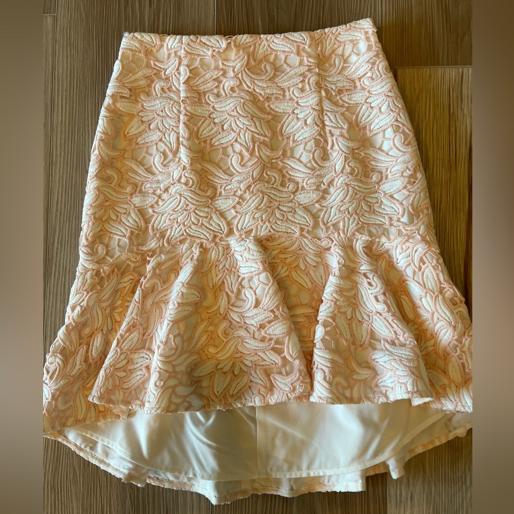 Club monaco skirt. Beautiful pink and off white lace